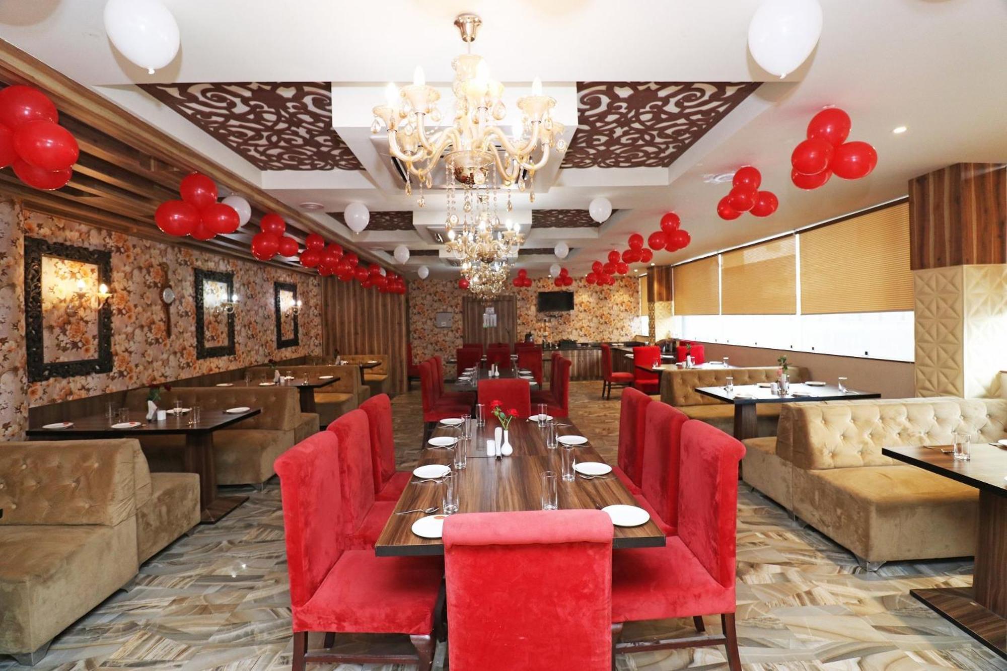 Hotel Centre Point Gorakhpur Dış mekan fotoğraf