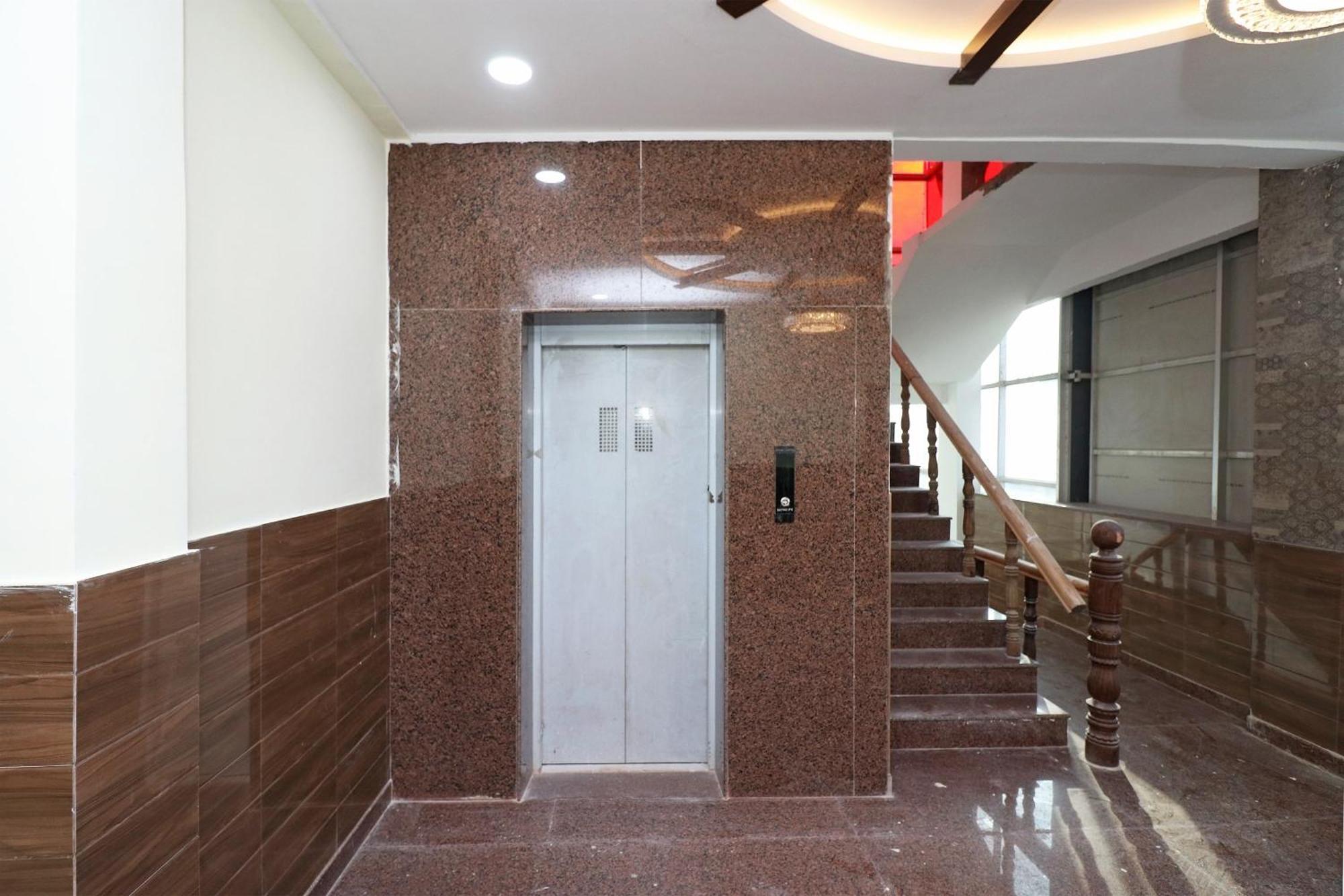 Hotel Centre Point Gorakhpur Dış mekan fotoğraf