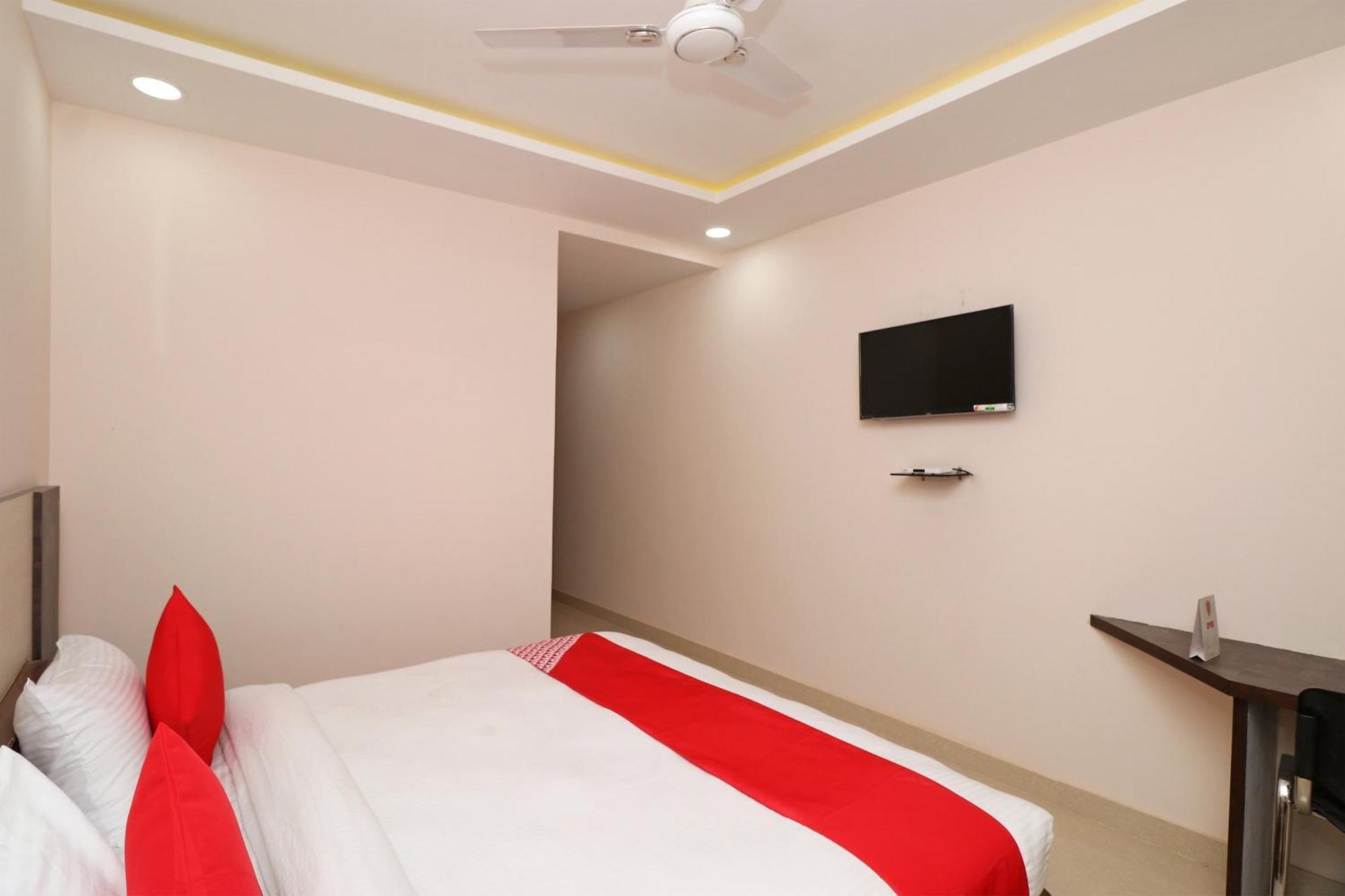 Hotel Centre Point Gorakhpur Dış mekan fotoğraf